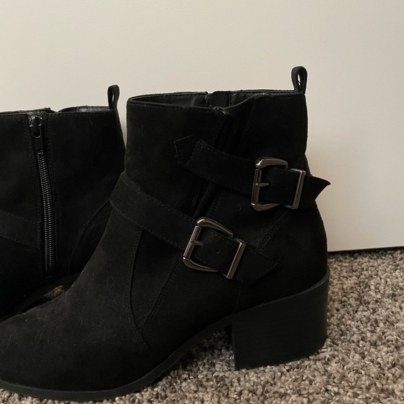 Ankle boots - Picture 2 of 4